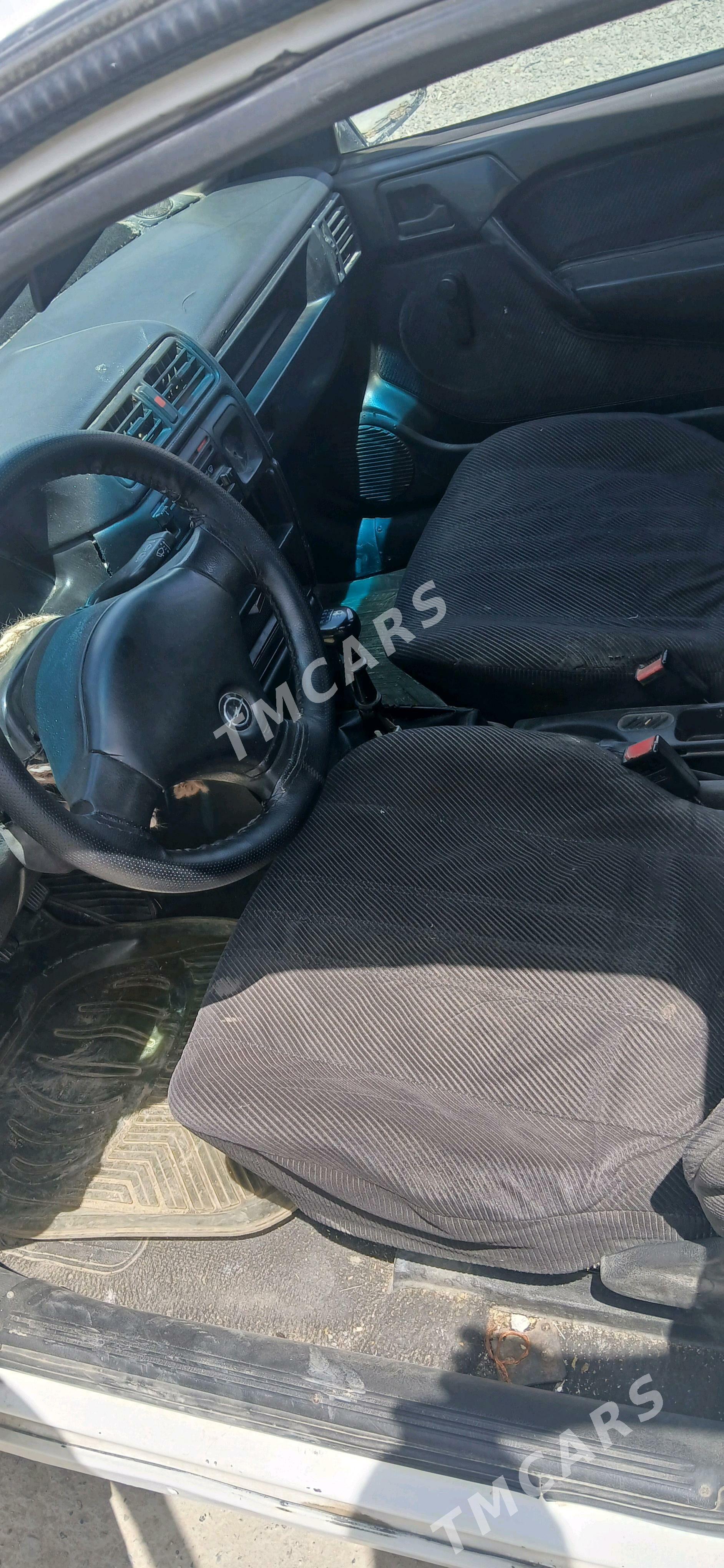 Opel Vectra 1991 - 26 000 TMT - Bäherden - img 3