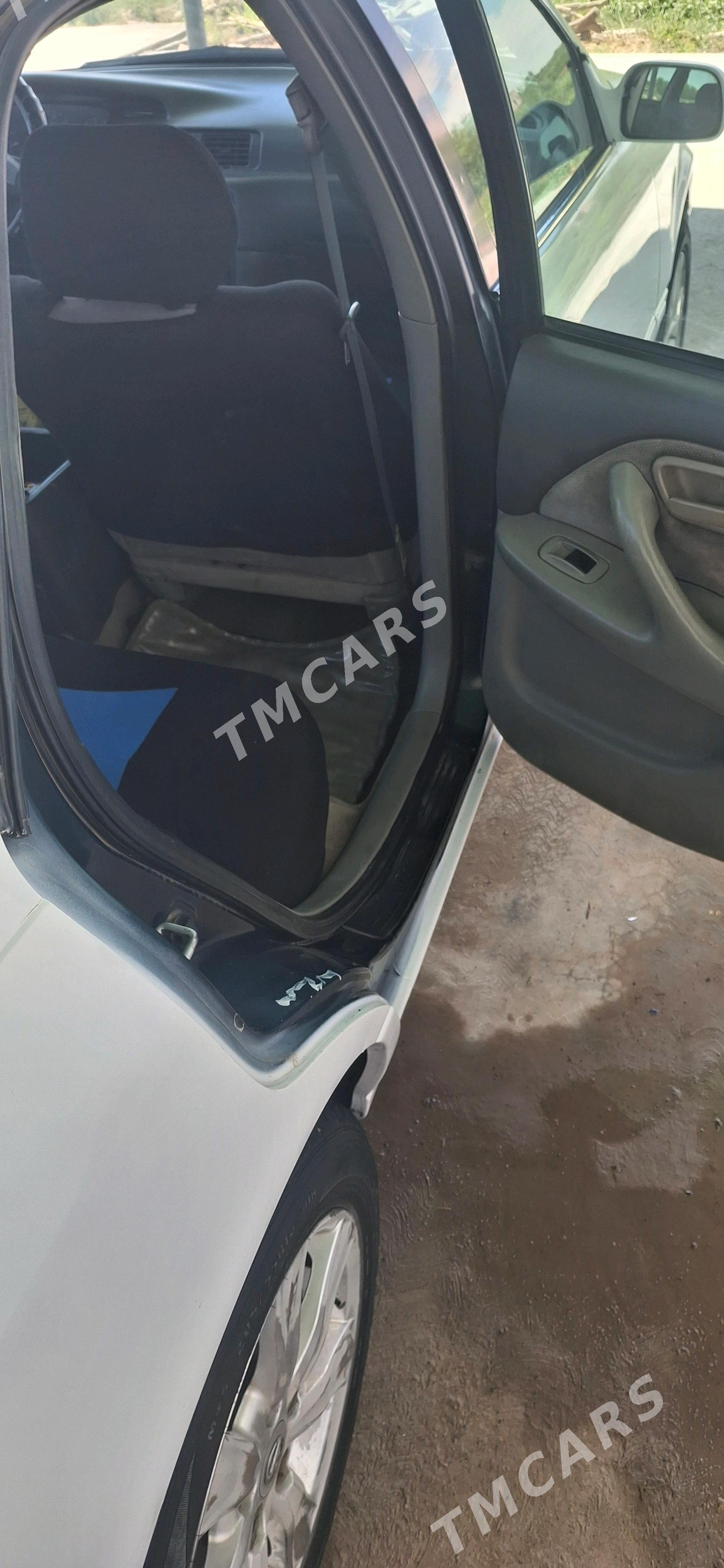 Toyota Camry 1998 - 106 000 TMT - Köneürgenç - img 3