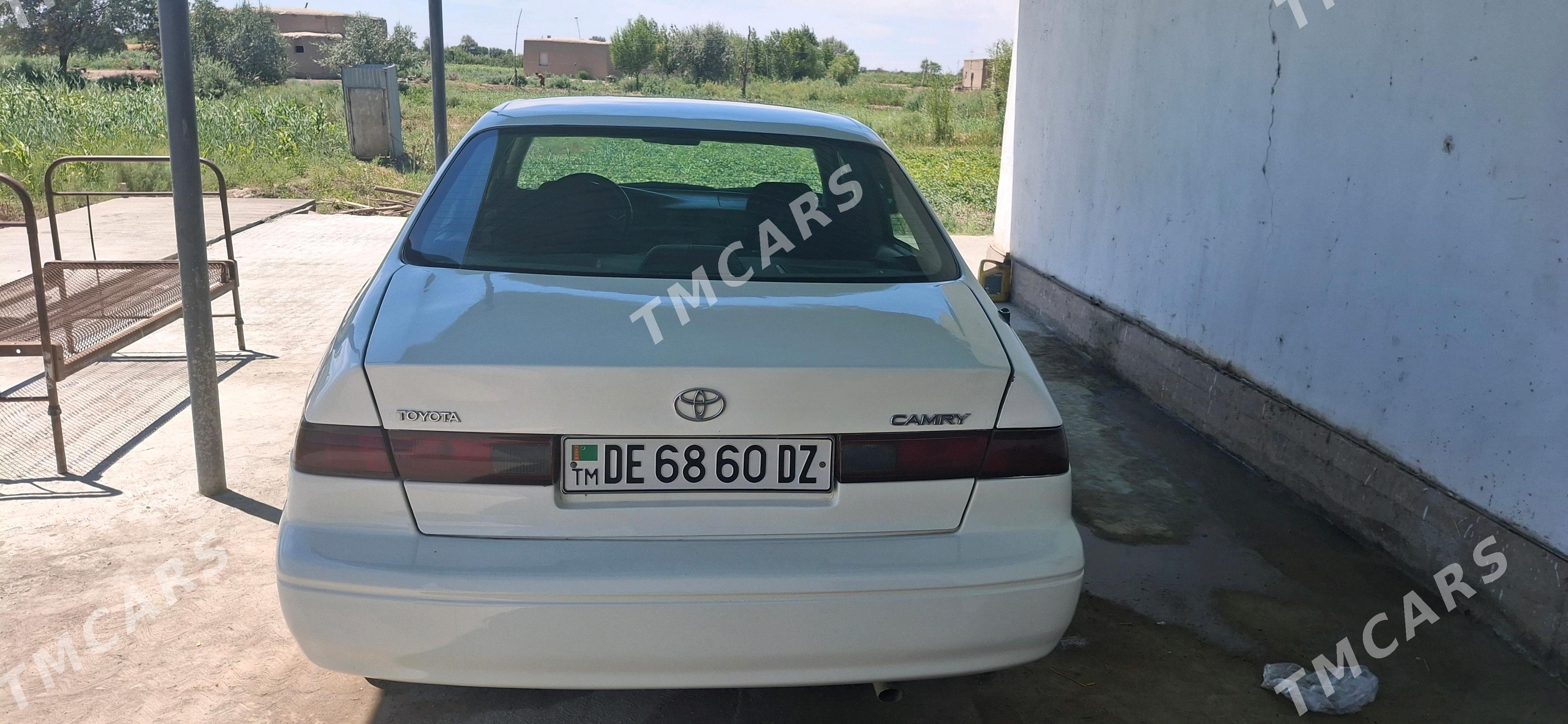 Toyota Camry 1998 - 106 000 TMT - Köneürgenç - img 4