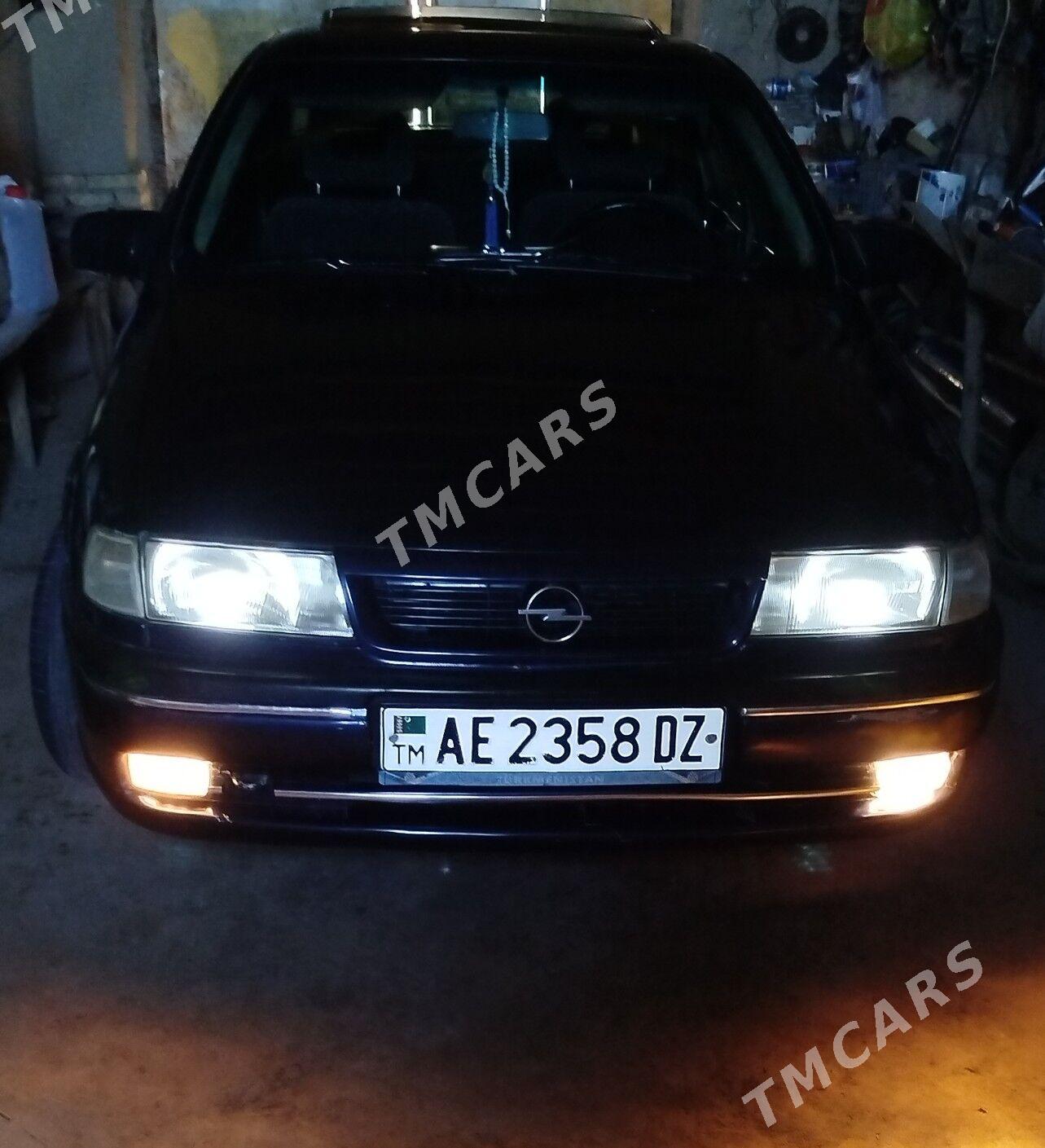 Opel Vectra 1993 - 40 000 TMT - Gubadag - img 4
