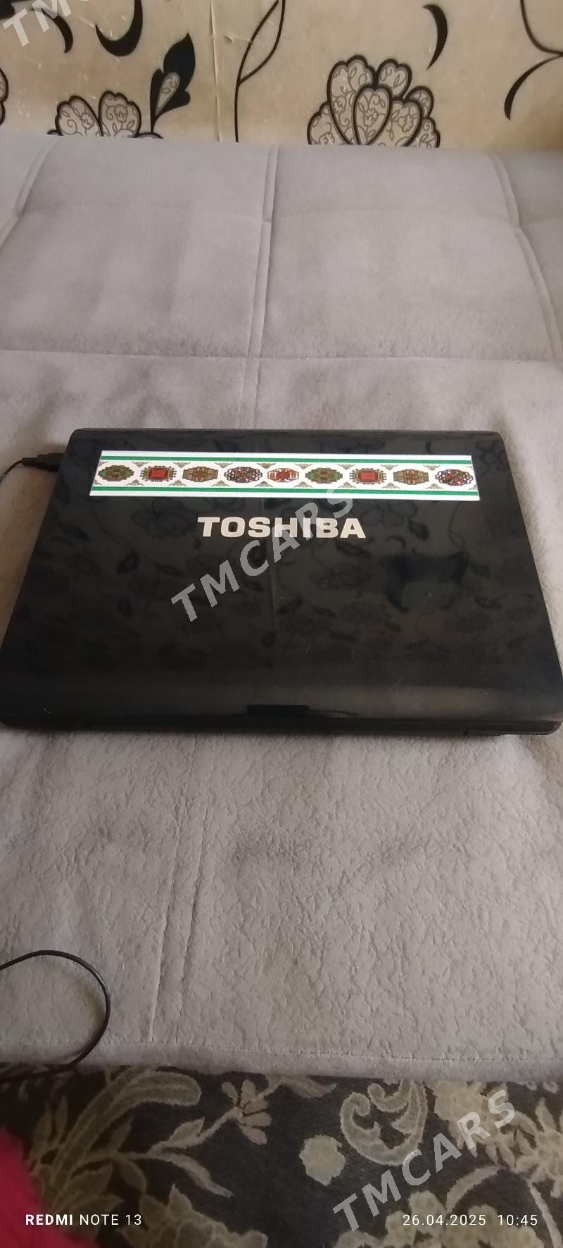 NOUTBUK TOSHIBA  - Büzmeýin - img 6