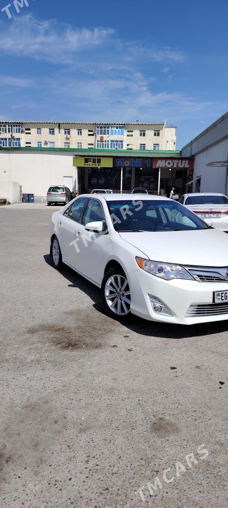 Toyota Camry 2012 - 210 000 TMT - Büzmeýin - img 2