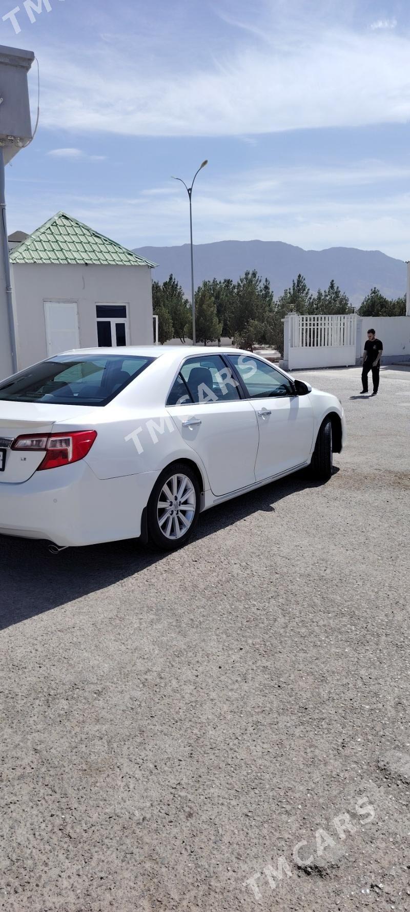 Toyota Camry 2012 - 210 000 TMT - Büzmeýin - img 3