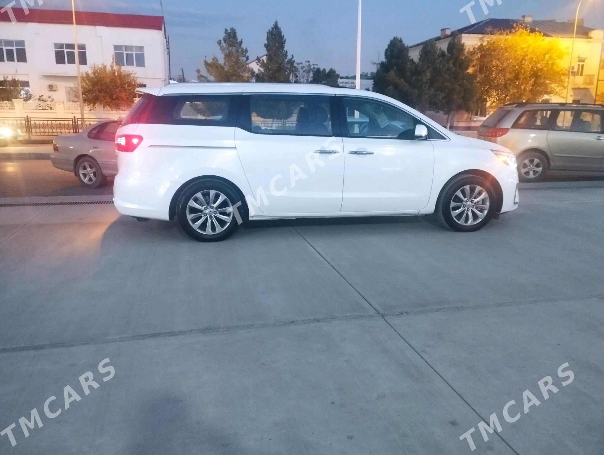 Kia Sedona 2020 - 390 000 TMT - Туркменабат - img 3