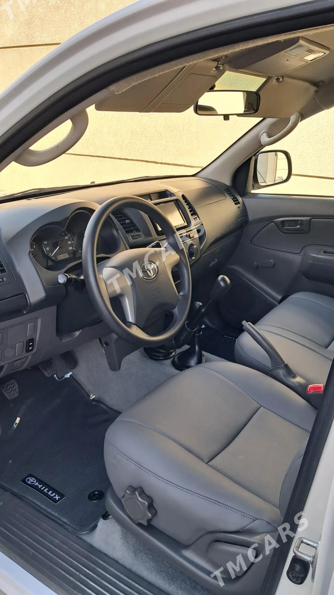 Toyota Hilux 2012 - 285 000 TMT - Aşgabat - img 5