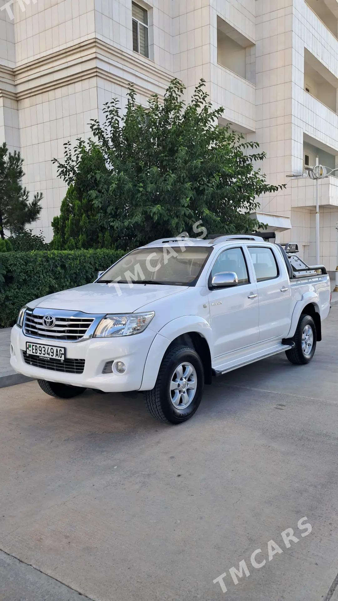 Toyota Hilux 2012 - 285 000 TMT - Aşgabat - img 2