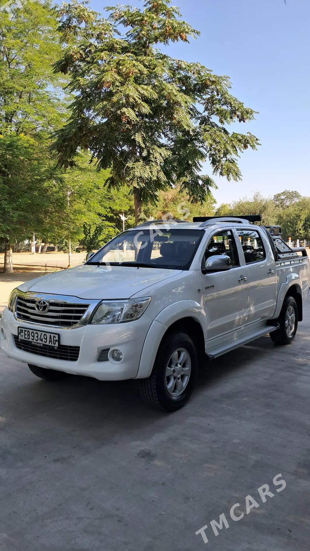 Toyota Hilux 2012 - 285 000 TMT - Aşgabat - img 7