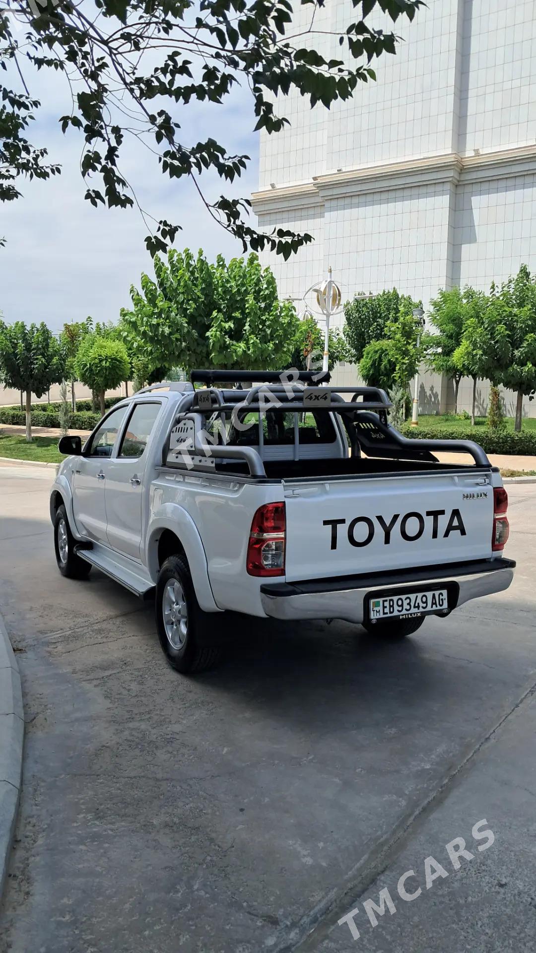 Toyota Hilux 2012 - 285 000 TMT - Aşgabat - img 8