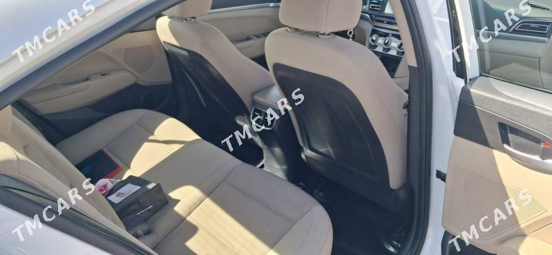 Hyundai Elantra 2019 - 220 000 TMT - 15-nji tapgyr - img 2