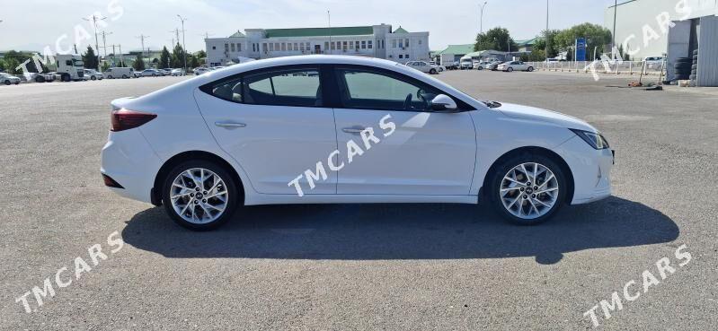 Hyundai Elantra 2019 - 220 000 TMT - 15-nji tapgyr - img 5