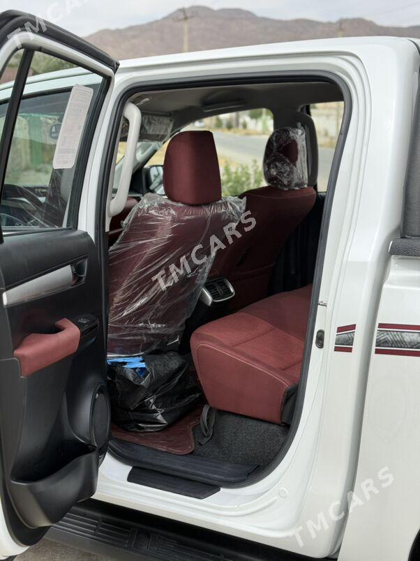 Toyota Hilux 2024 - 640 000 TMT - Балканабат - img 4