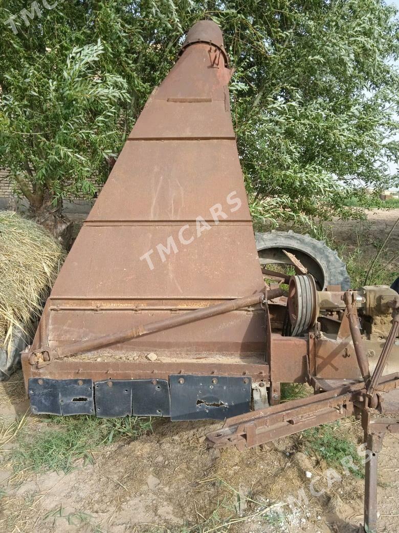 MTZ T-28 1982 - 50 000 TMT - Мары - img 2