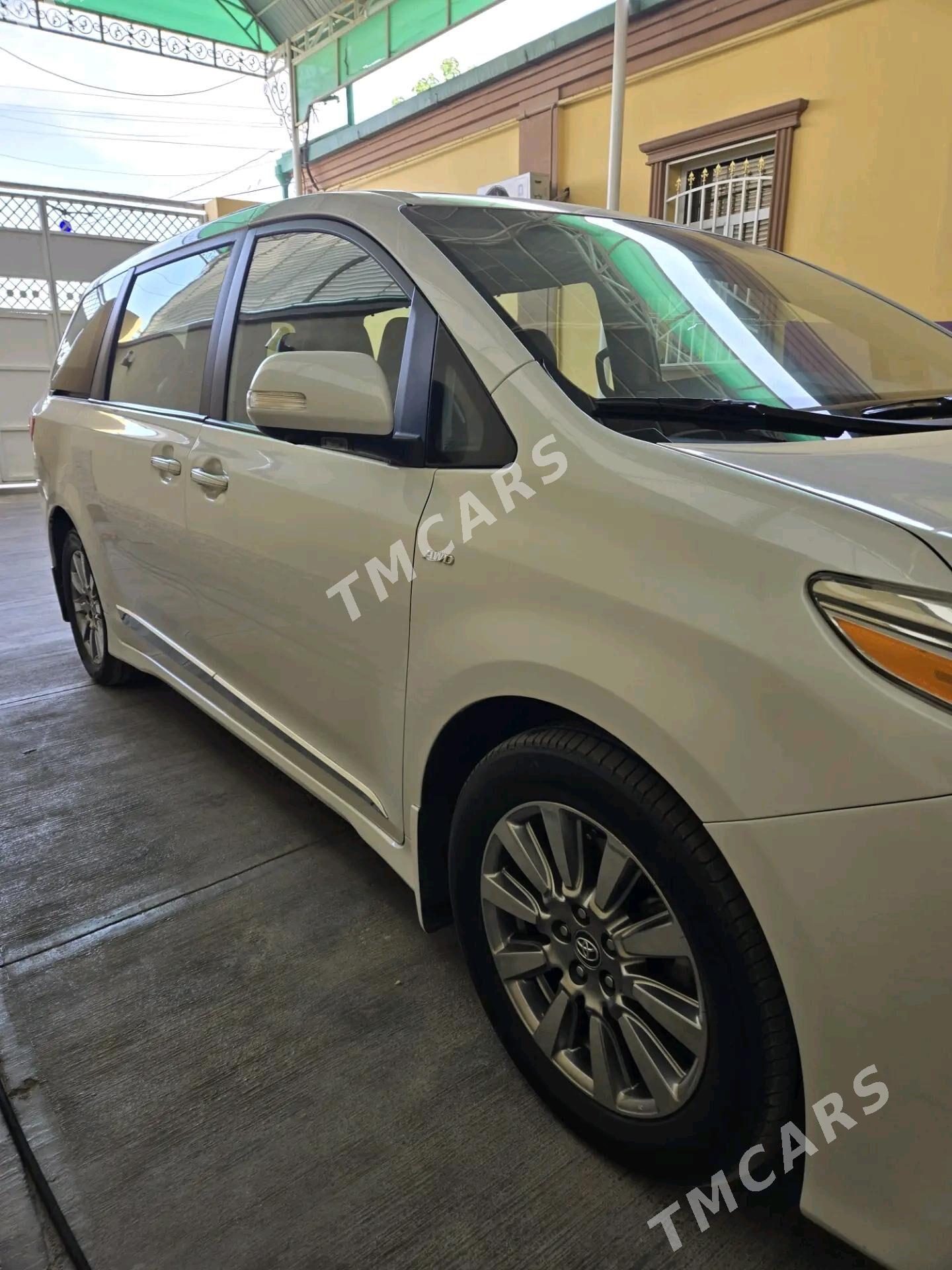 Toyota Sienna 2020 - 590 000 TMT - Hitrowka - img 3