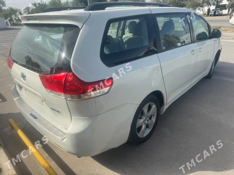 Toyota Sienna 2011 - 268 000 TMT - Aşgabat - img 2