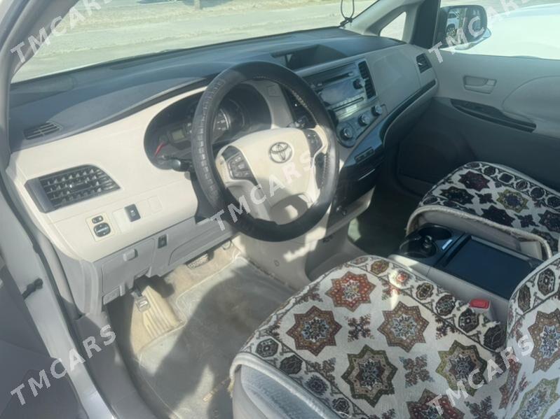 Toyota Sienna 2011 - 268 000 TMT - Aşgabat - img 7