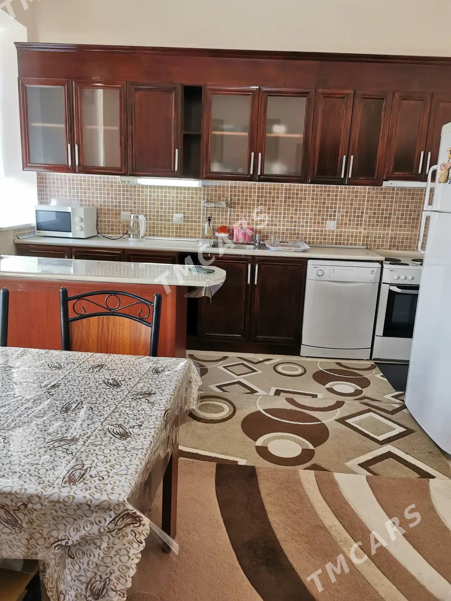 Аренда Подвойская 4 ком - Aşgabat - img 4