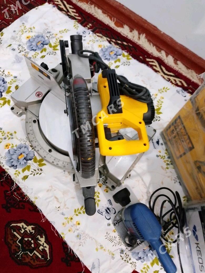 Bas kesme DeWALT DW713-KS - Türkmengala - img 2