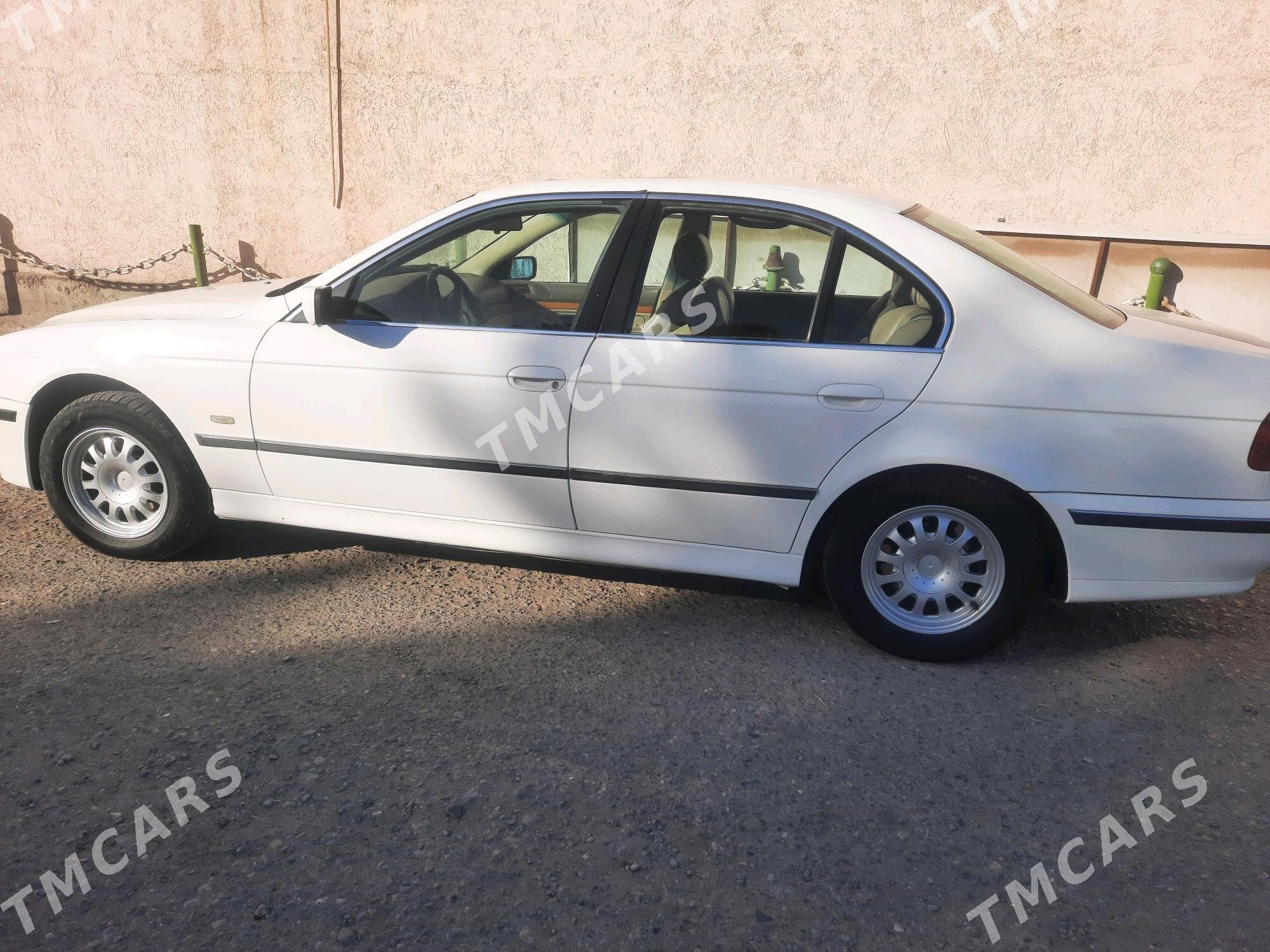 BMW 528 1999 - 120 000 TMT - Mary - img 4
