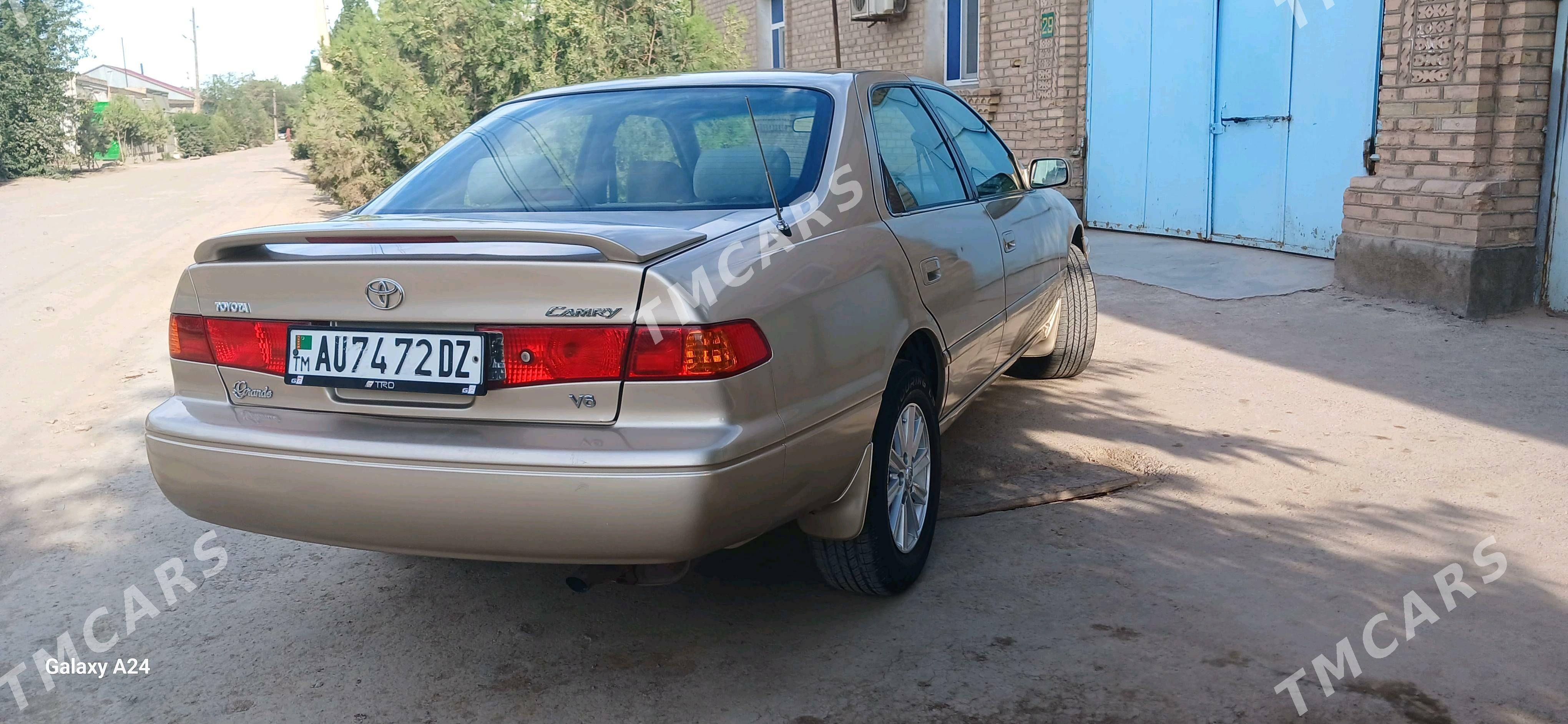 Toyota Camry 1998 - 150 000 TMT - Акдепе - img 3
