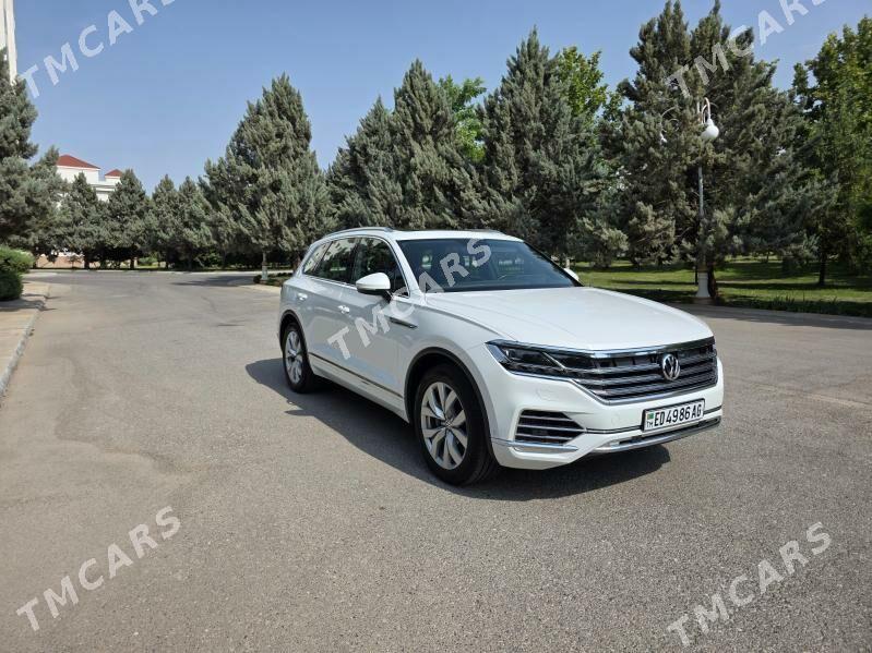 Volkswagen Touareg 2018 - 1 130 000 TMT - Nebitgaz (Andalib-Ankara köç.) - img 2