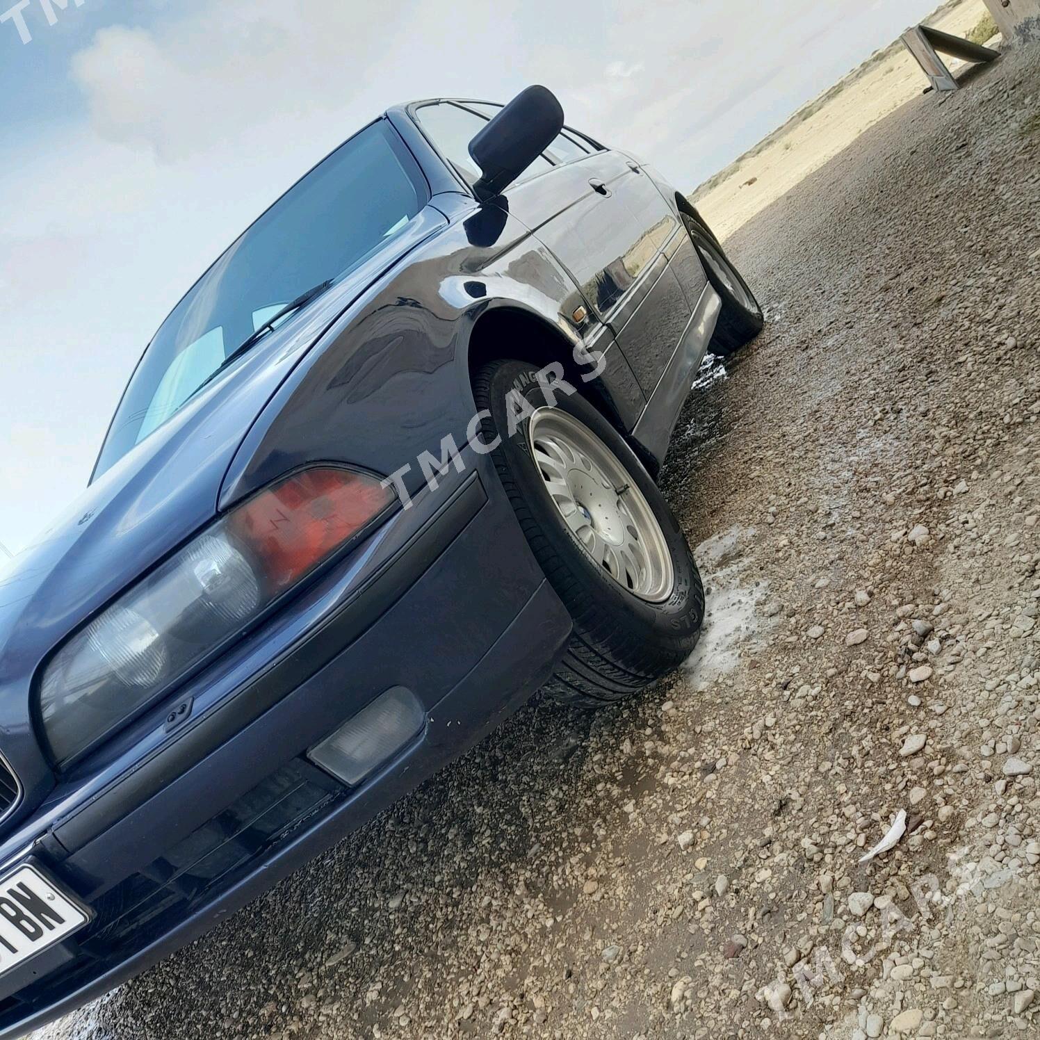 BMW 528 1996 - 78 000 TMT - Esenguly - img 3