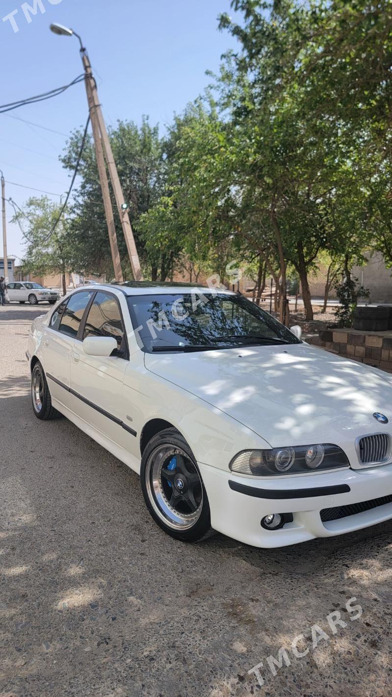 BMW 5 Series 2001 - 110 000 TMT - Sarahs - img 3