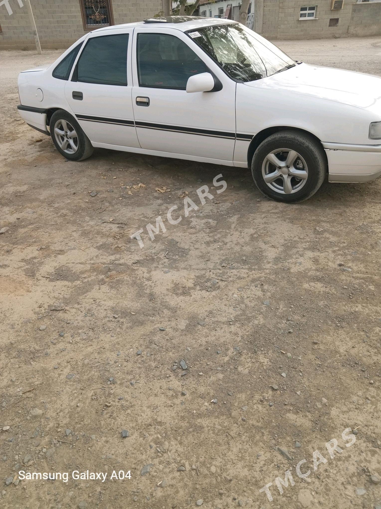Opel Vectra 1990 - 31 000 TMT - Бахарден - img 3