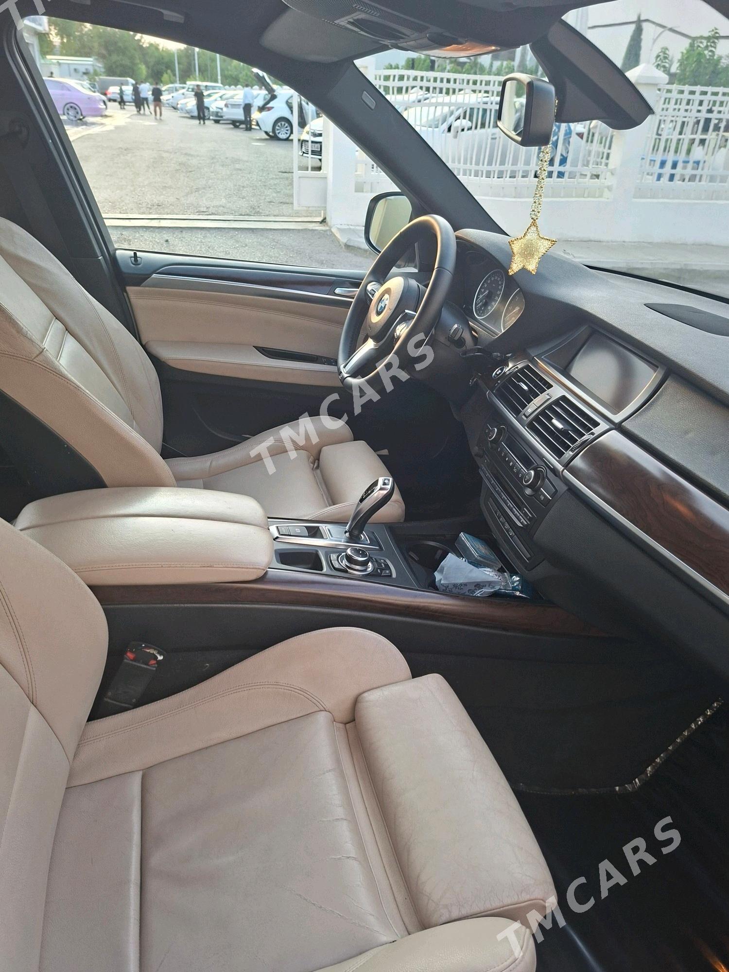 BMW X5 2010 - 285 000 TMT - Podwoýski köç. (Bitarap Türkmenistan şaýoly) - img 3