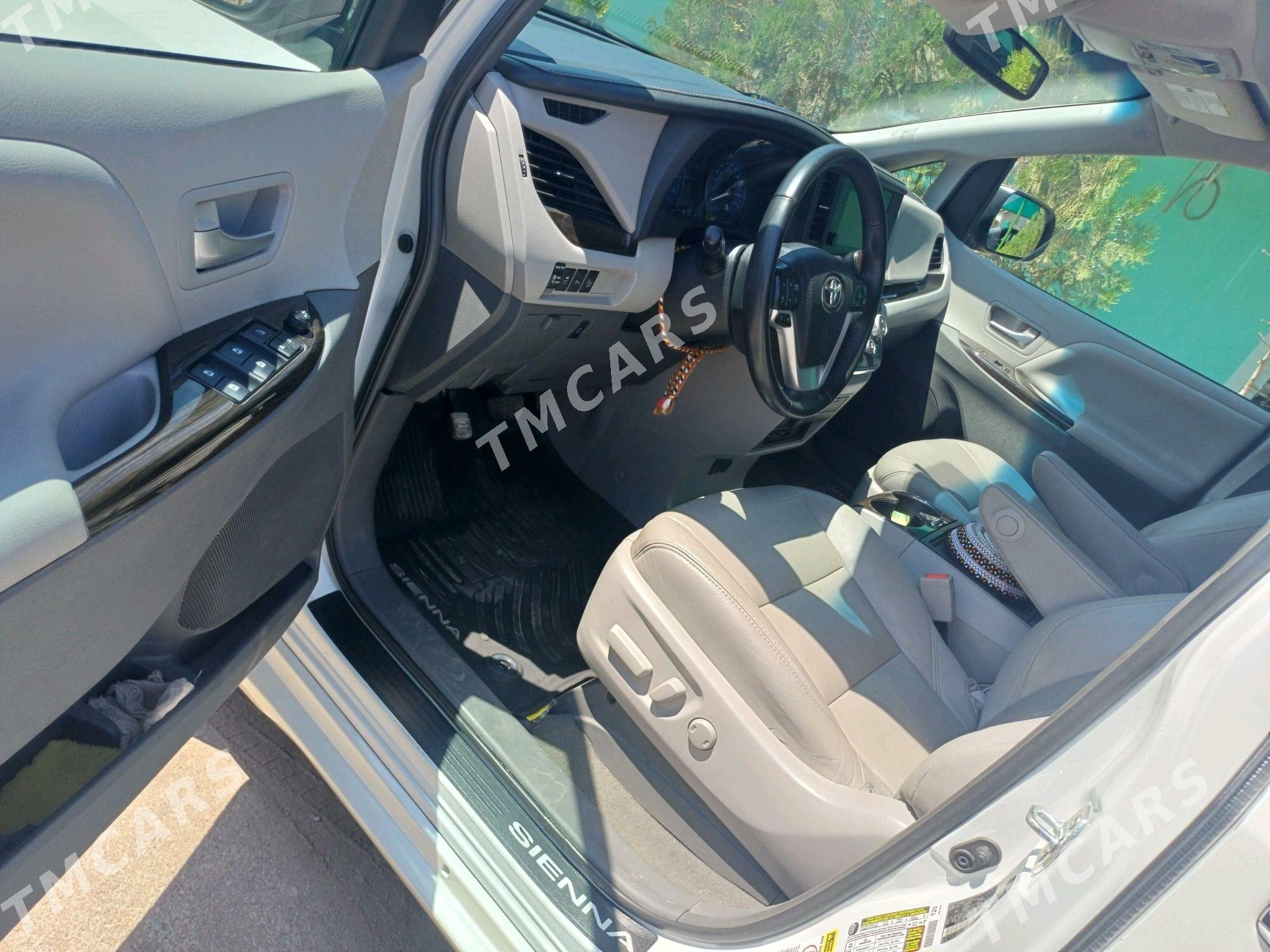 Toyota Sienna 2017 - 380 000 TMT - Кёнеургенч - img 8