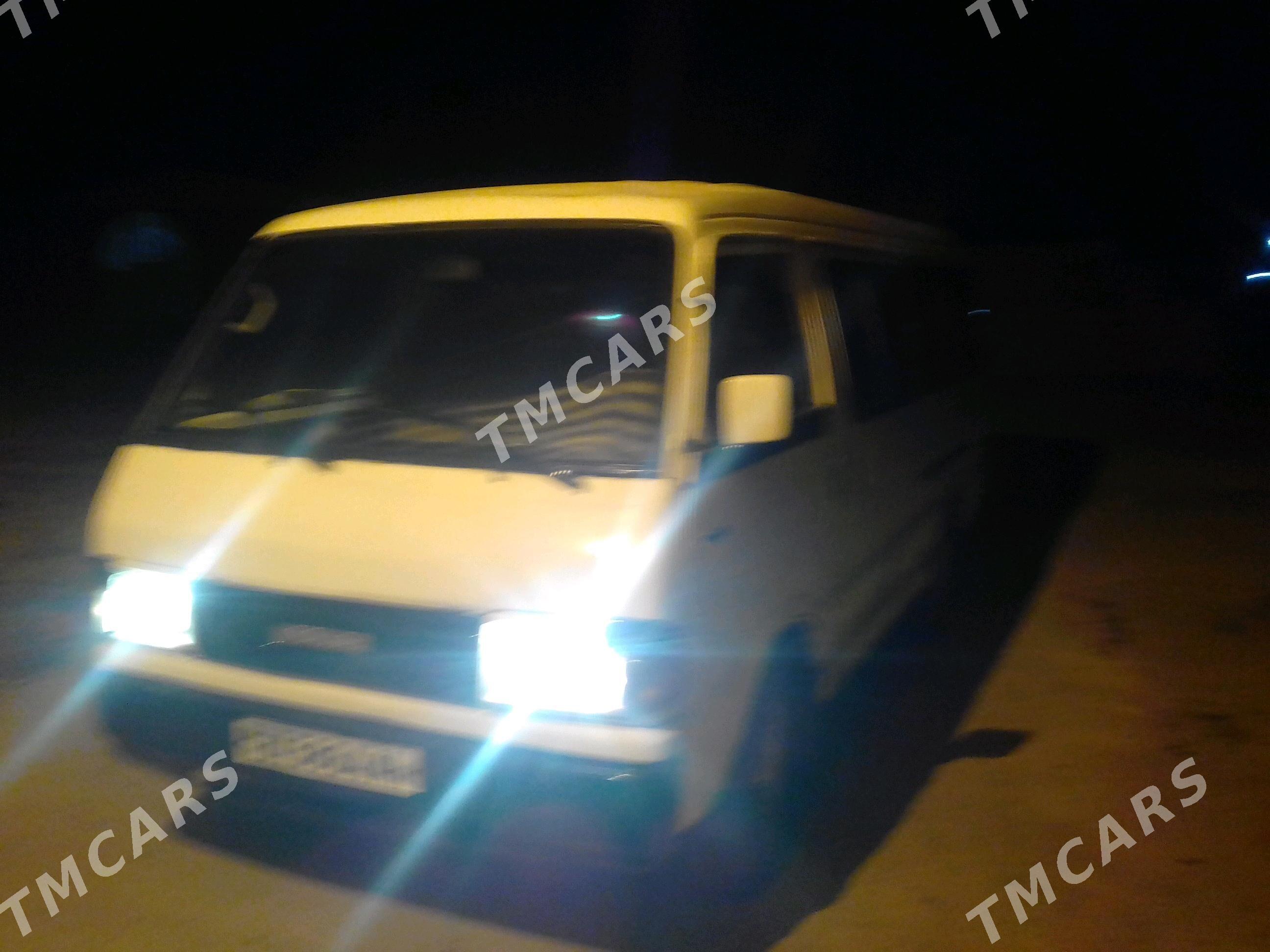 Toyota Hiace 1995 - 30 000 TMT - Теджен - img 3