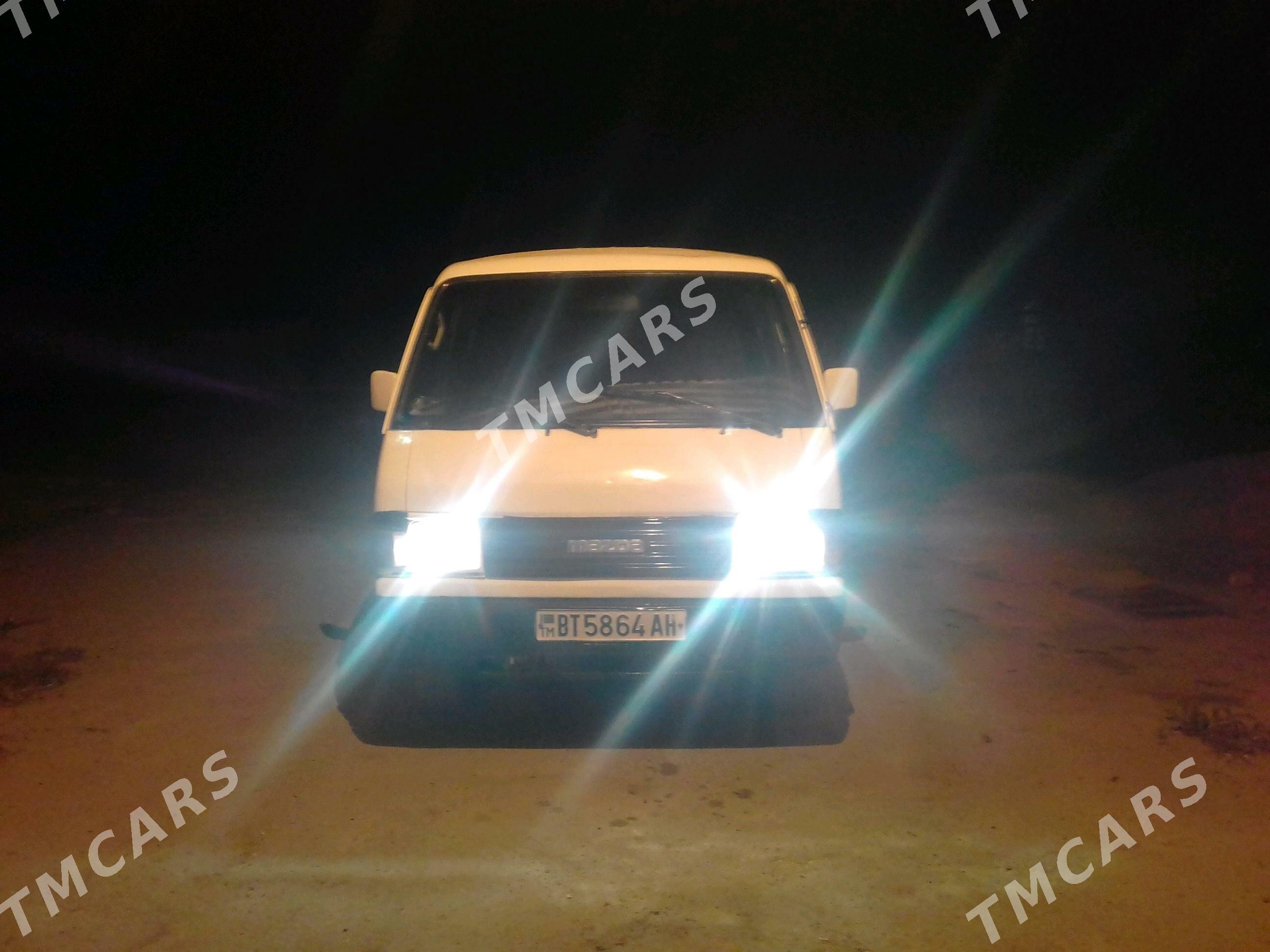 Toyota Hiace 1995 - 30 000 TMT - Теджен - img 2