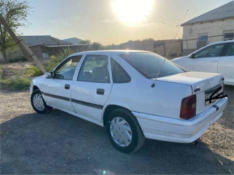 Opel Vectra 1992 - 22 000 TMT - Мургап - img 5