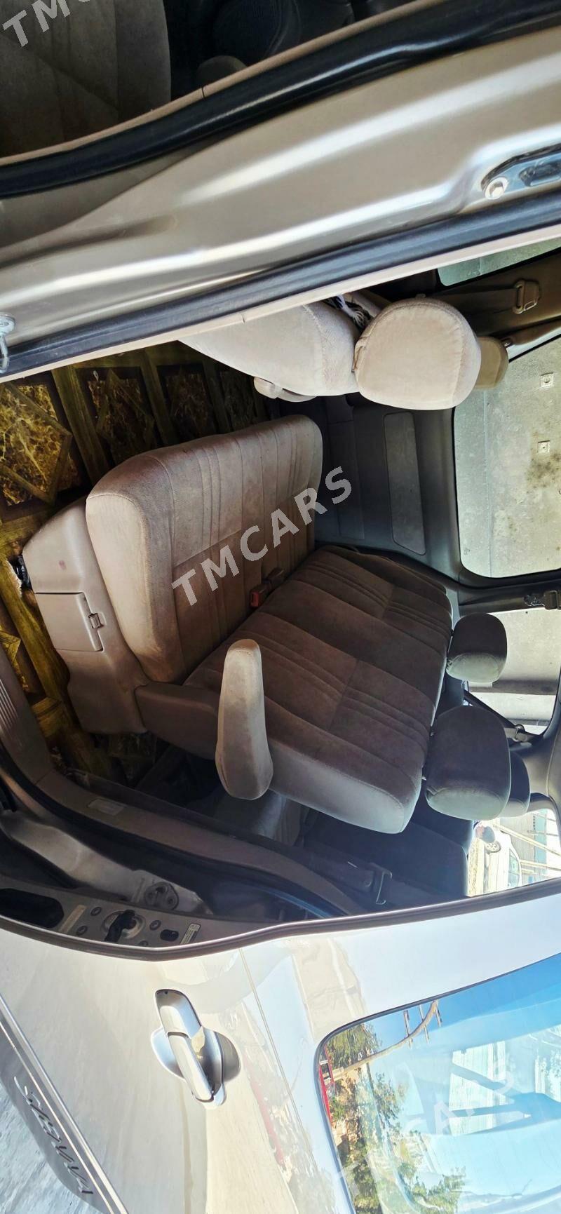 Toyota Sienna 2000 - 160 000 TMT - Halaç - img 2