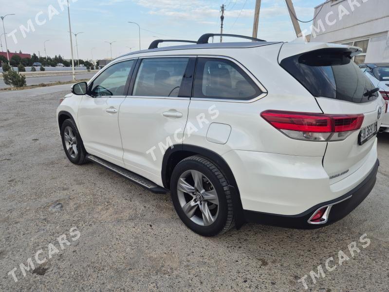 Toyota Highlander 2017 - 370 000 TMT - Гызыларбат - img 6