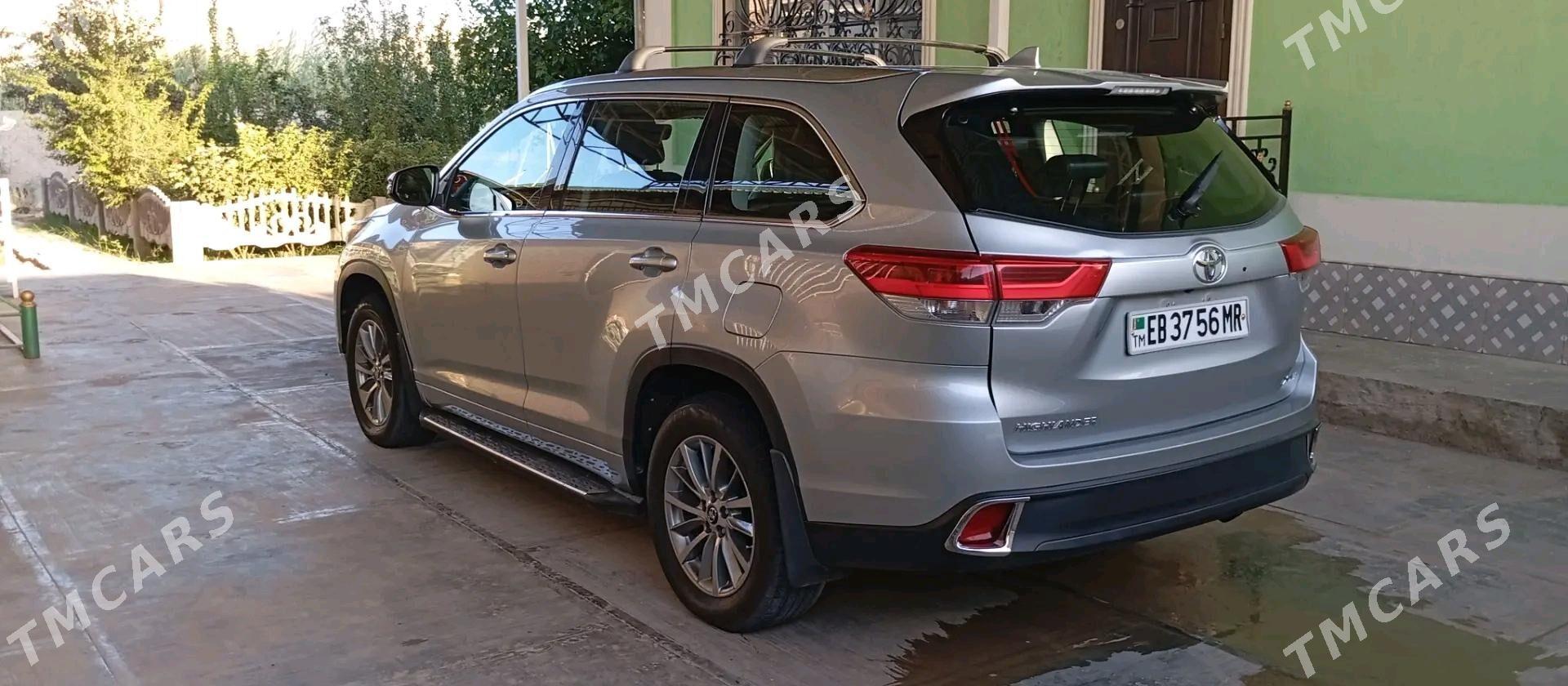 Toyota Highlander 2017 - 400 000 TMT - Mary - img 3