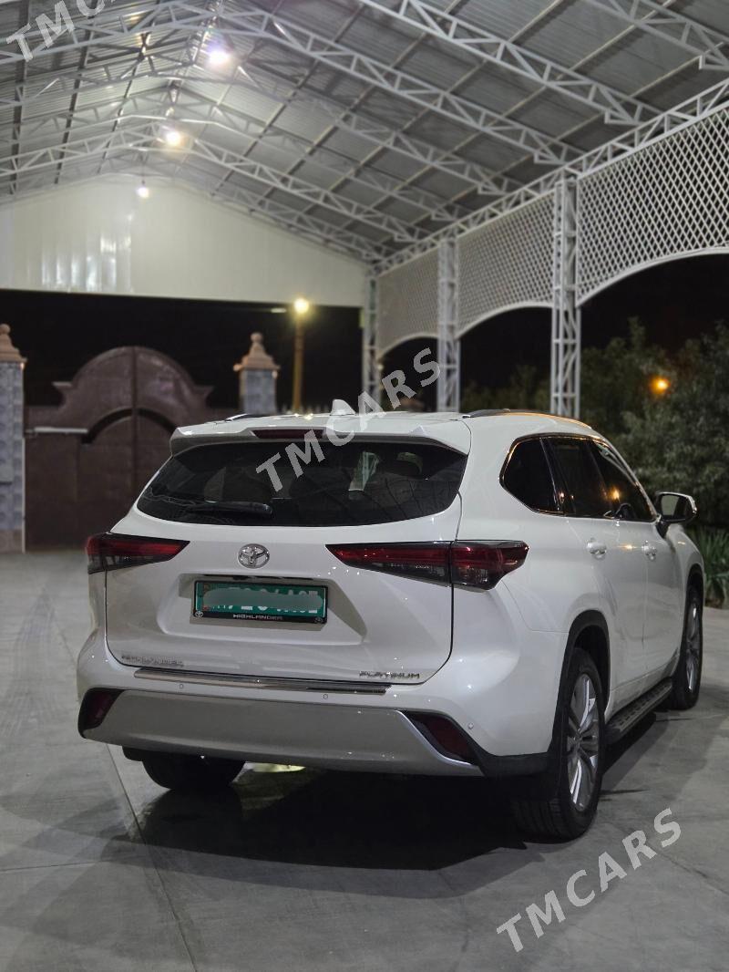 Toyota Highlander 2022 - 800 000 TMT - Büzmeýin - img 2
