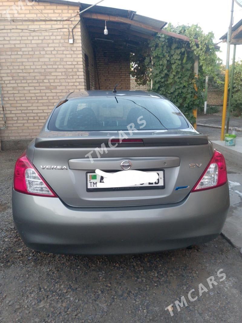 Nissan Versa 2012 - 90 000 TMT - Туркменабат - img 4