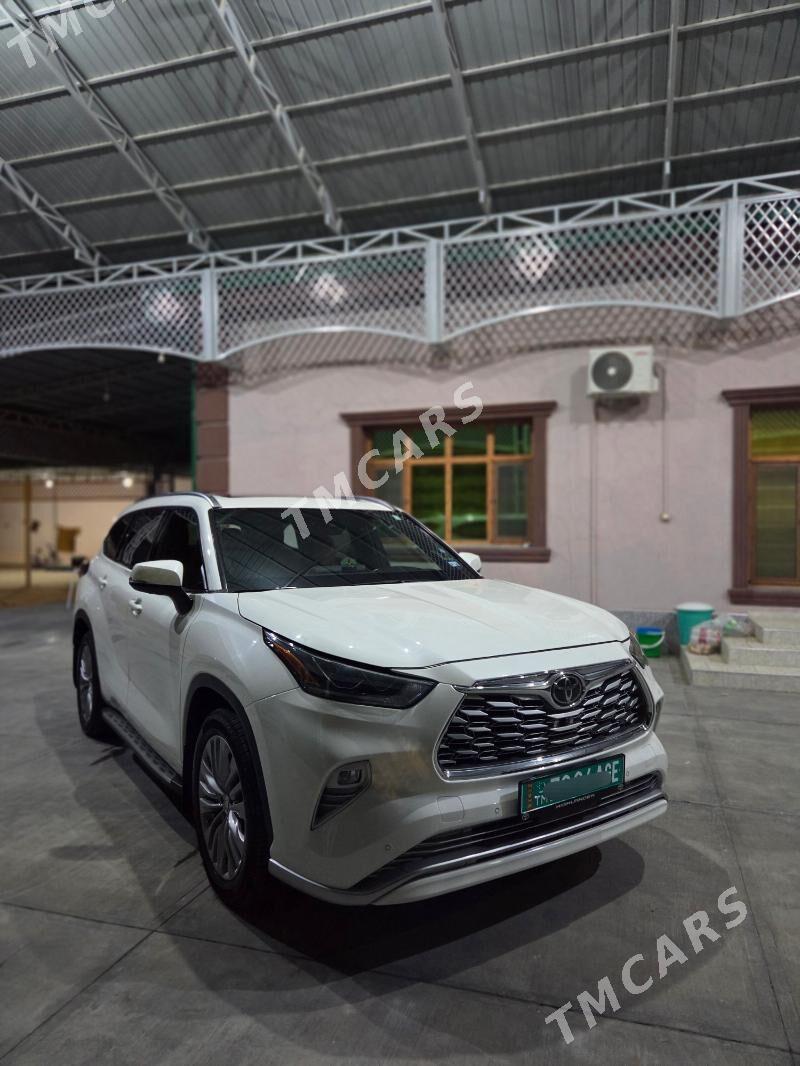 Toyota Highlander 2022 - 800 000 TMT - Büzmeýin - img 4