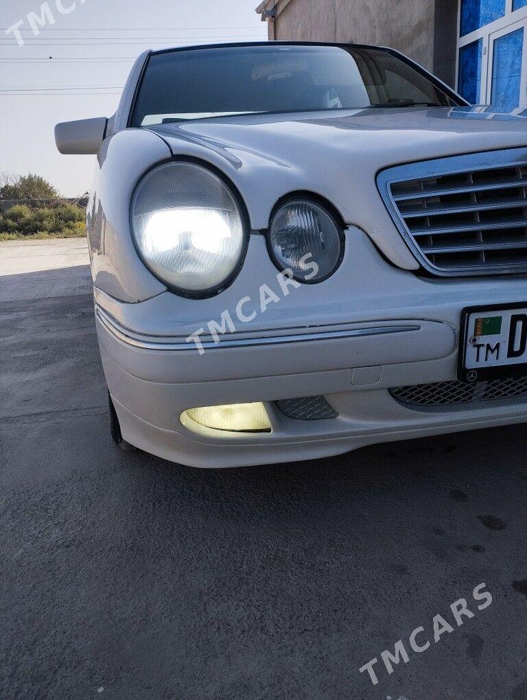 Mercedes-Benz E320 1997 - 90 000 TMT - Bäherden - img 5