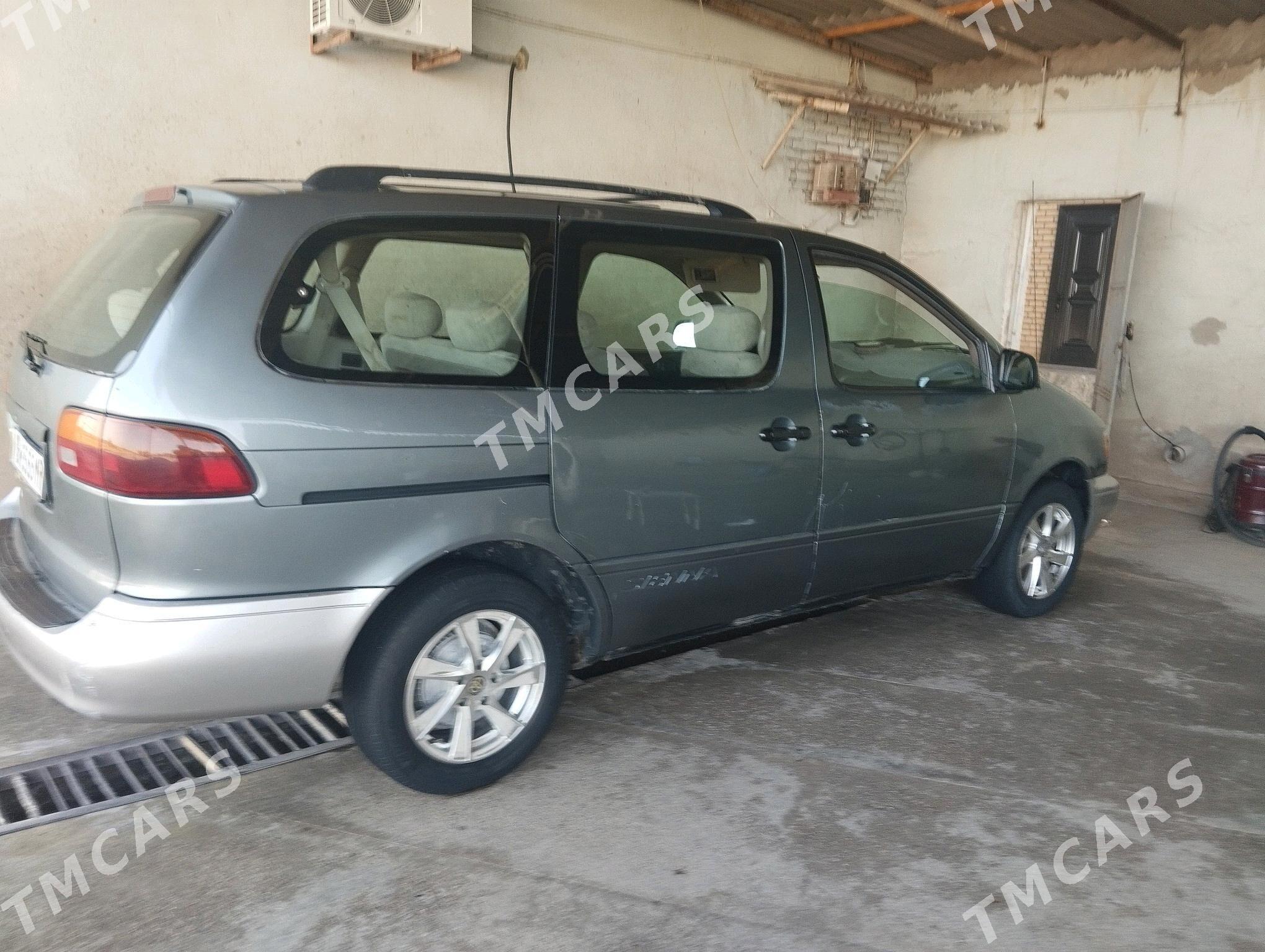 Toyota Sienna 1999 - 110 000 TMT - Mary - img 9