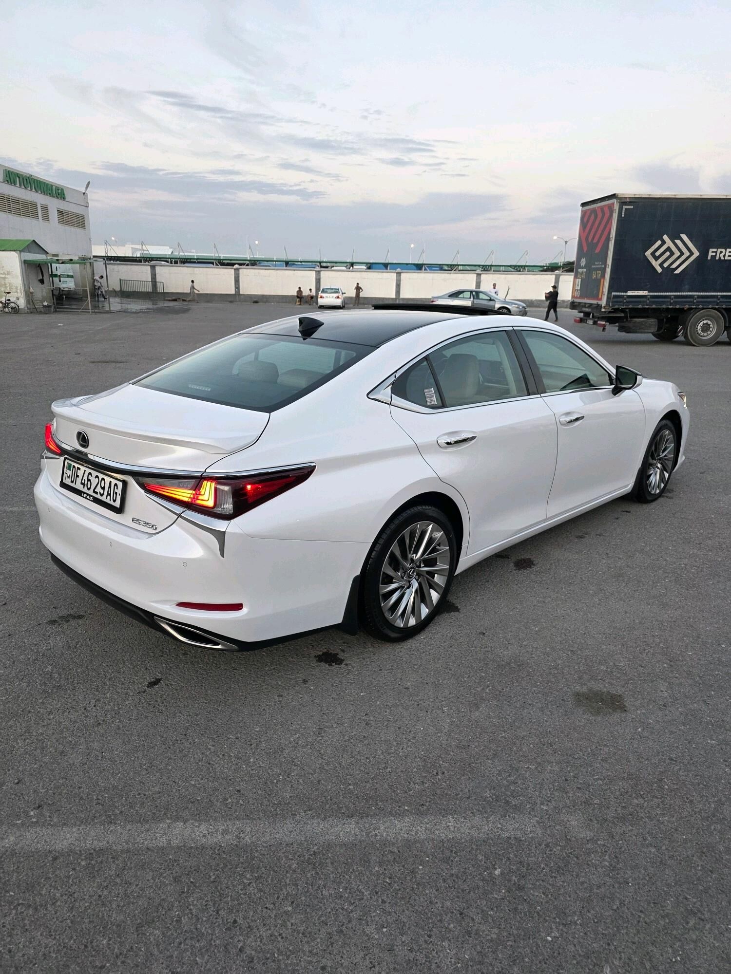 Lexus ES 350 2021 - 525 000 TMT - Büzmeýin GRES - img 8