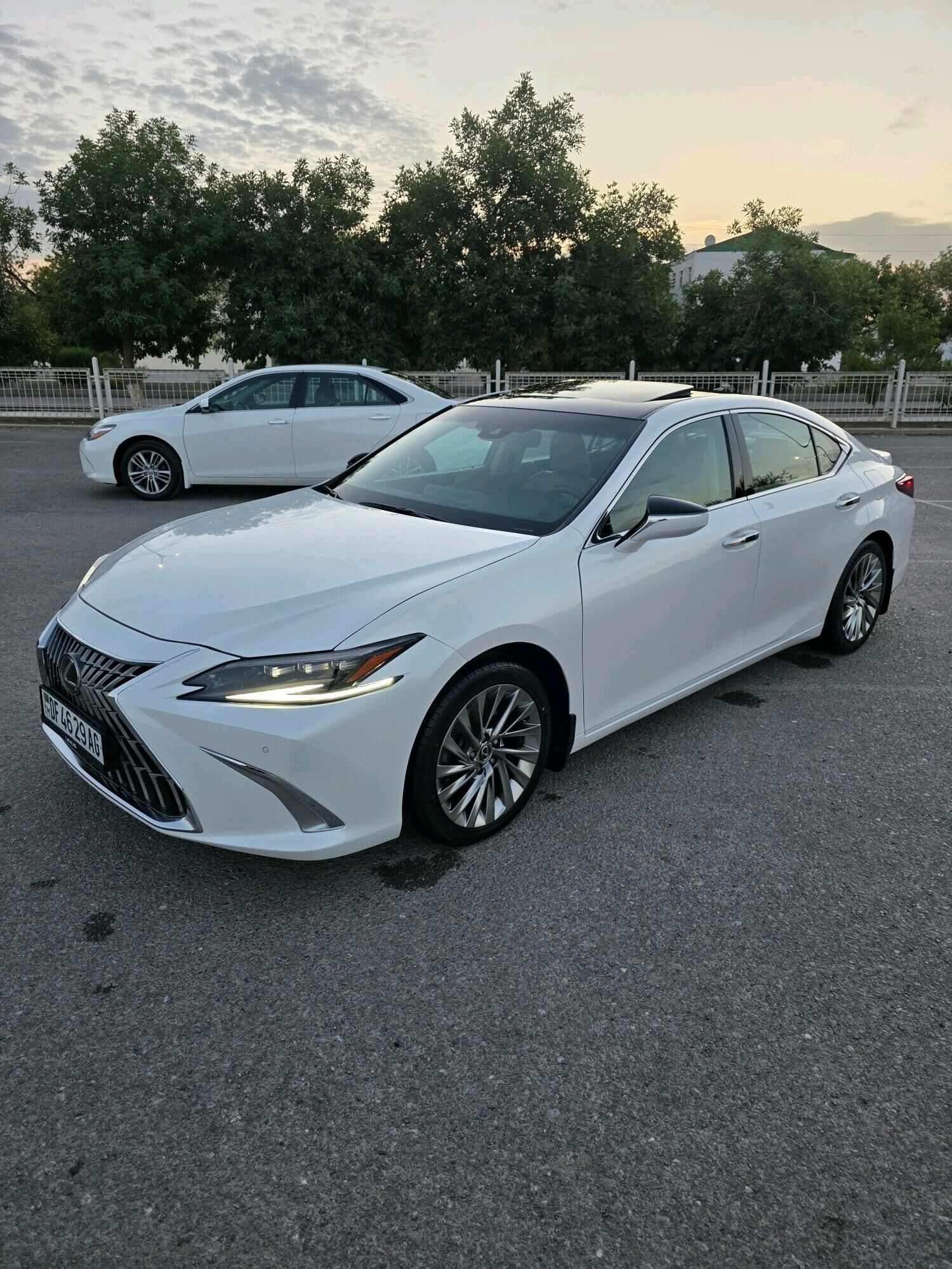 Lexus ES 350 2021 - 525 000 TMT - Büzmeýin GRES - img 2