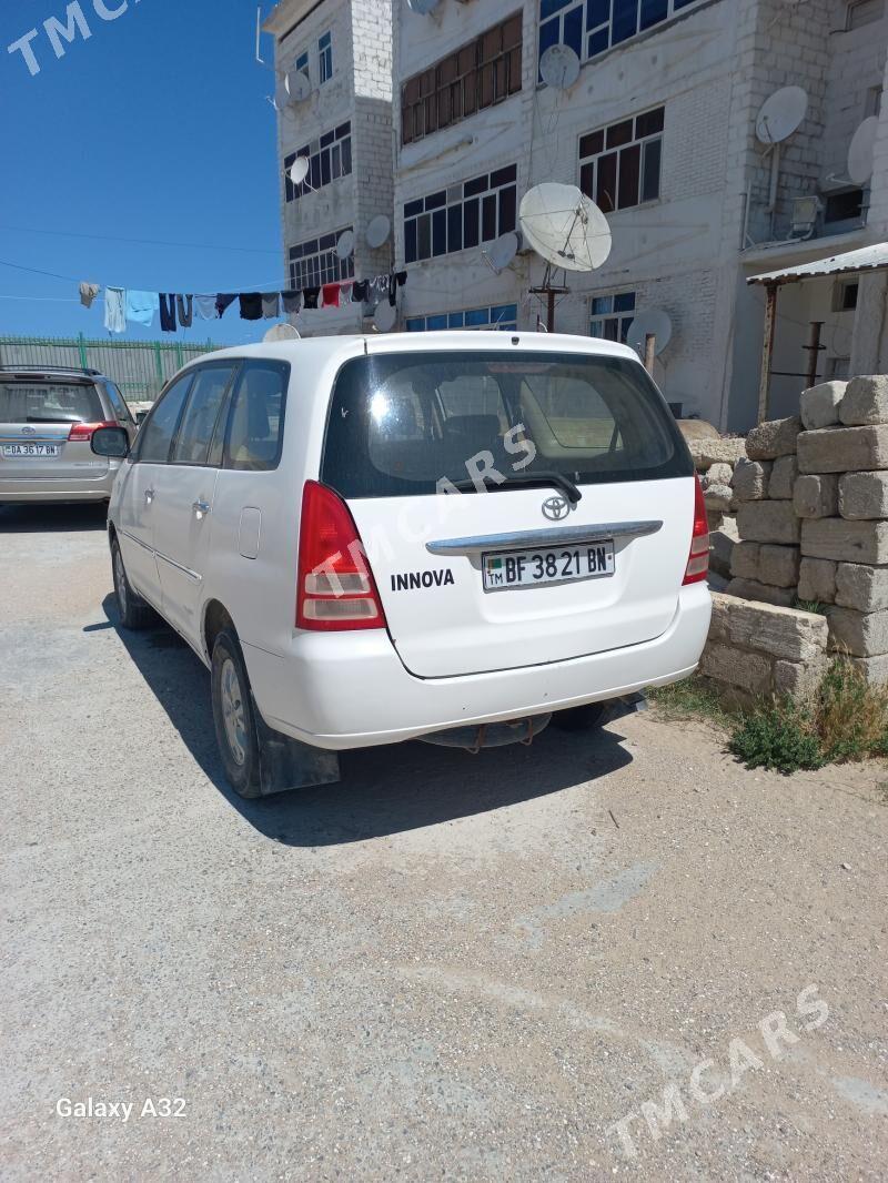 Toyota Innova 2006 - 100 000 TMT - Карабогаз - img 4