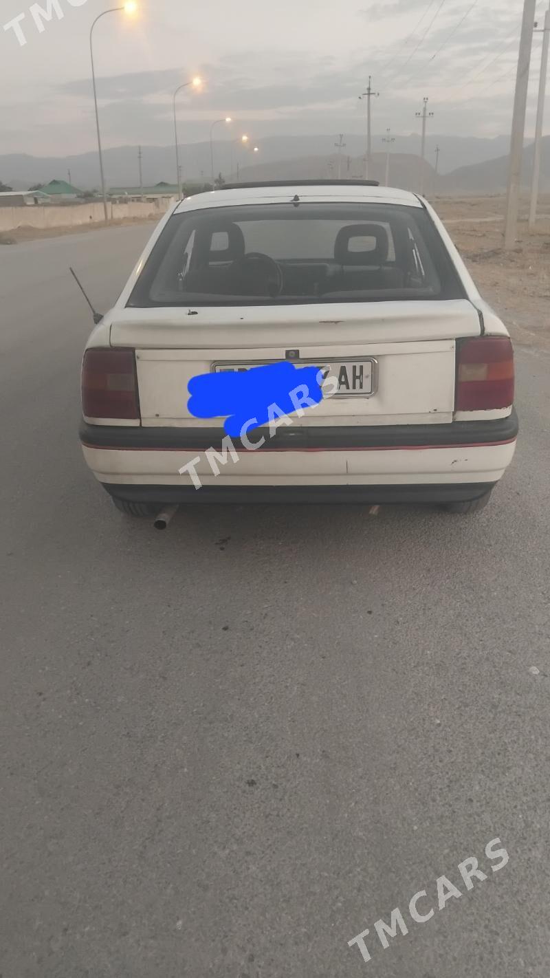 Opel Vectra 1989 - 20 000 TMT - Херрикгала - img 3