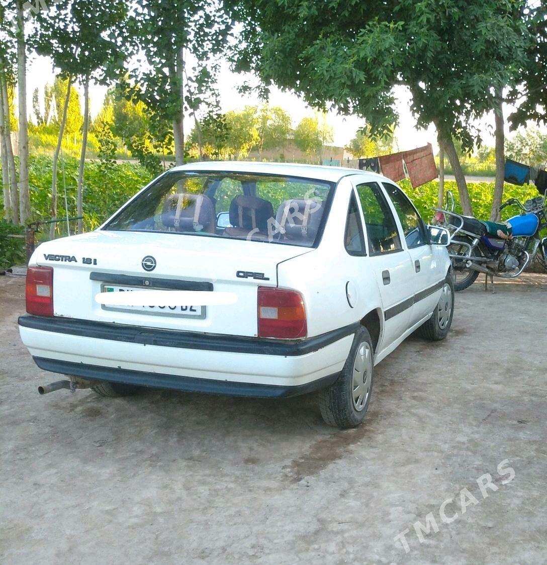 Opel Vectra 1990 - 22 000 TMT - Болдумсаз - img 1