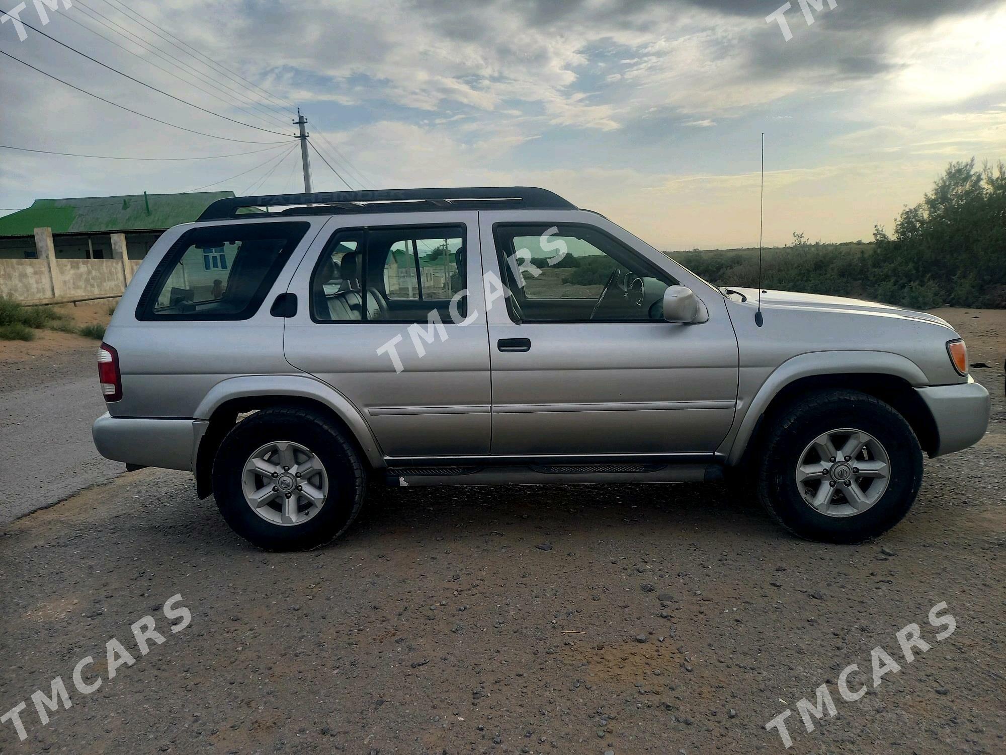 Nissan Pathfinder 2003 - 150 000 TMT - Ak bugdaý etraby - img 3