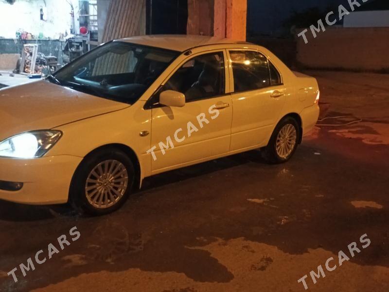 Mitsubishi Lancer 2005 - 95 000 TMT - Garadamak Şor - img 2