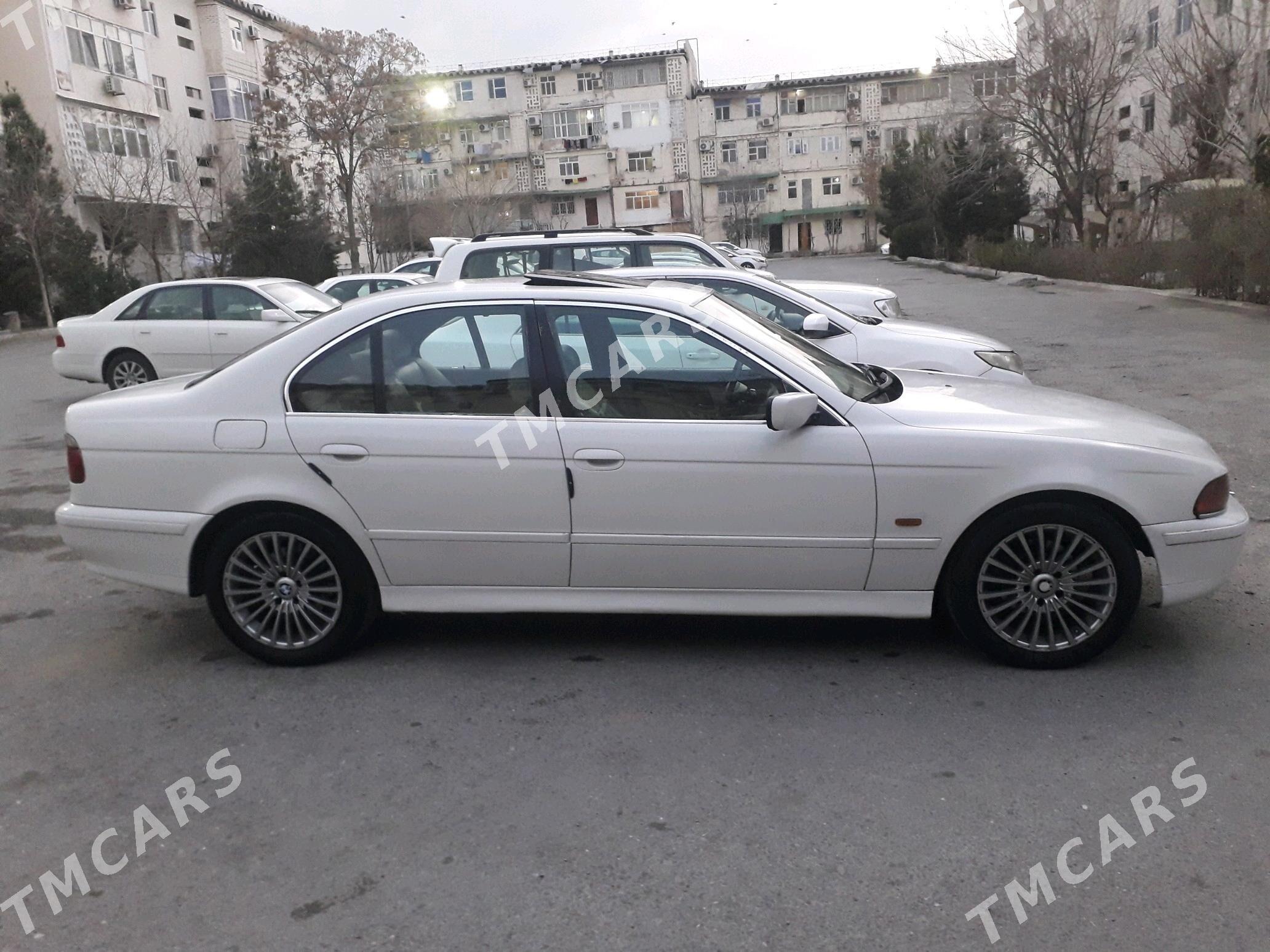 BMW E39 1998 - 75 000 TMT - Sarahs - img 2