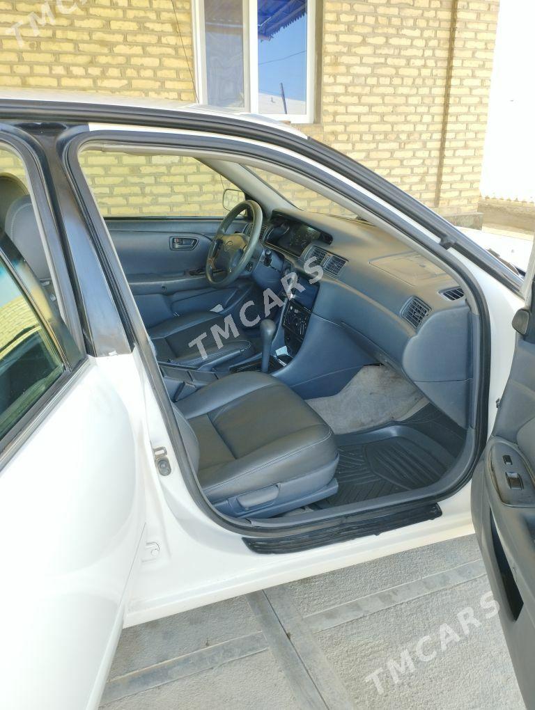 Toyota Camry 1999 - 130 000 TMT - Мары - img 5