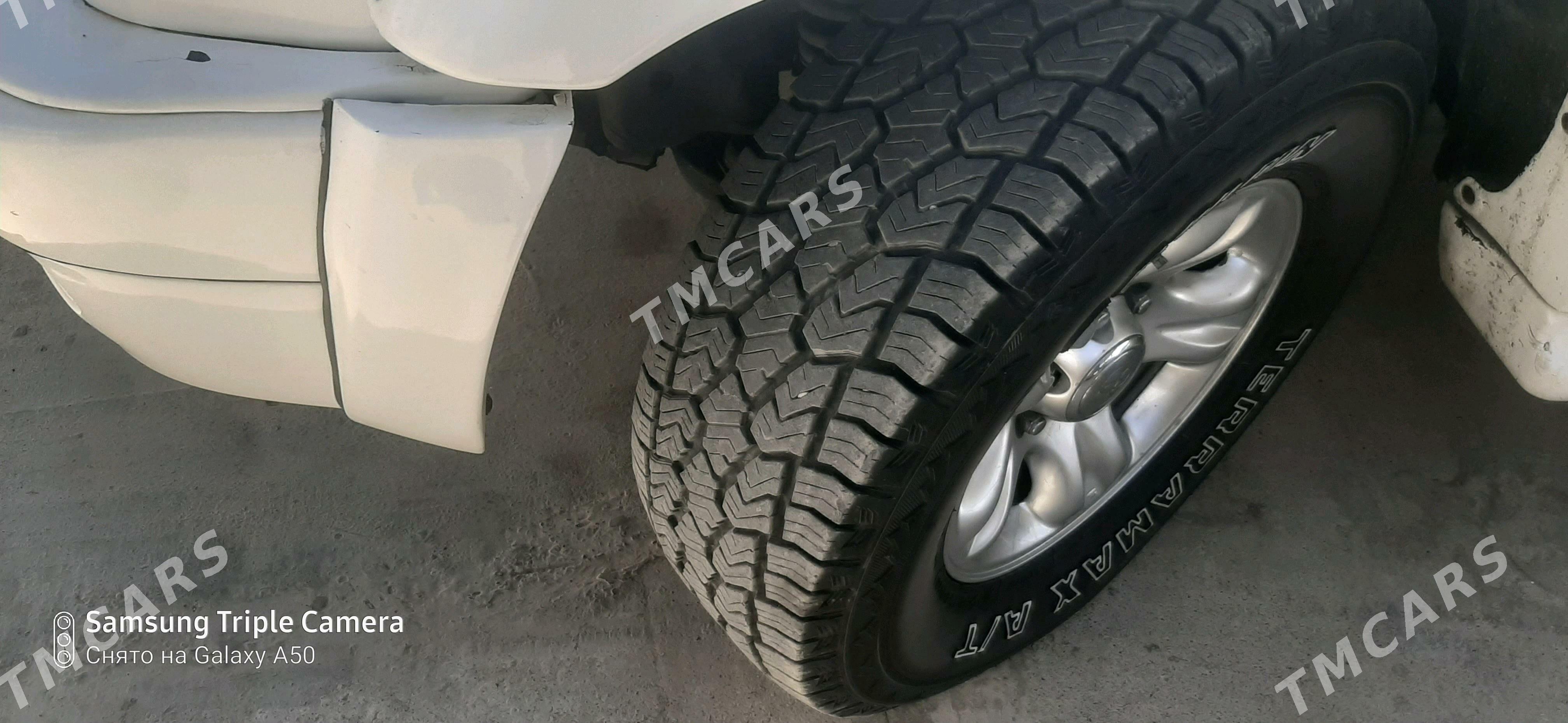 Toyota 4Runner 2002 - 170 000 TMT - Kaka - img 5
